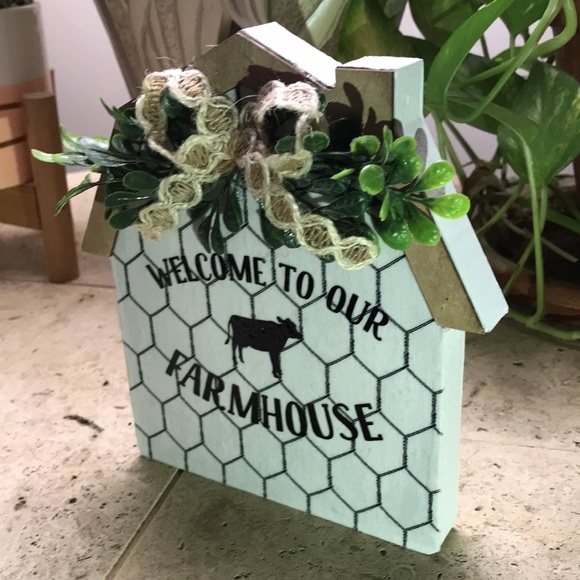 Handcrafted Wood Barn Shelf Sitter - Picture 4 of 6